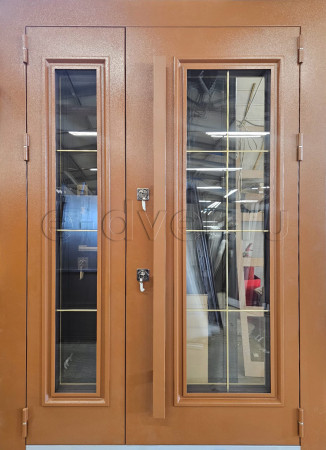 Входная металлическая дверь двустворчатая с остеклением